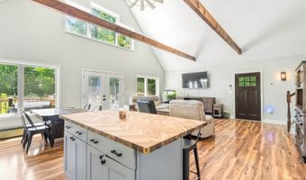 75 Marsh Rd, Belfast, ME 04915