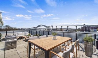 117 W 2ND St 202, Bayonne, NJ 07002