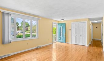 71 Hawthorne Pl, North Providence, RI 02904