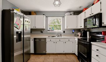 7102 Harness Lakes Dr, Indianapolis, IN 46217