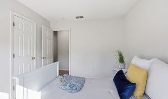 46 Dundee Dr, Cheshire, CT 06410