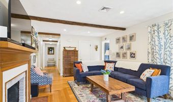 30 Alvin St, Warwick, RI 02886