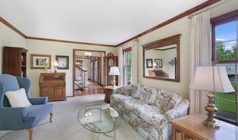 450 Eldridge Rd, Aurora, OH 44202