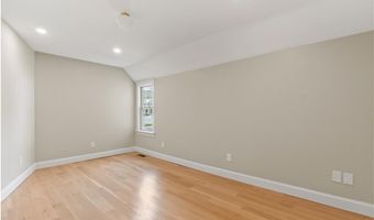 665 Ten Rod Rd B, North Kingstown, RI 02852