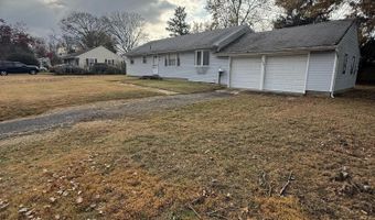574 Hopping Rd, Belford, NJ 07718