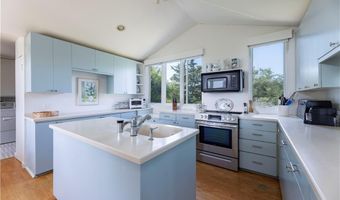 36 Newport St, Jamestown, RI 02835