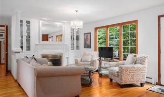 165 Lynn Cir, East Greenwich, RI 02818
