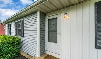 35 Spruce St, Beachwood, NJ 08722