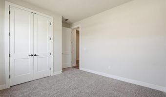1413 N 163rd St, Basehor, KS 66007