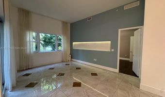 20000 E Country Club Dr 104, Aventura, FL 33180