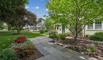 17 Ridge Rd, Danbury, CT 06810