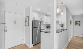 7400 LAKEVIEW Dr N404, Bethesda, MD 20817