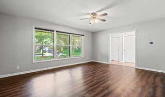 1025 Harper Dr, Algonquin, IL 60102