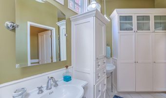 1724 AVENIDA ALTURAS NE, Albuquerque, NM 87110