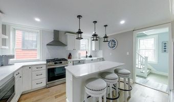 30 Prospect Hl 2, Newport, RI 02840