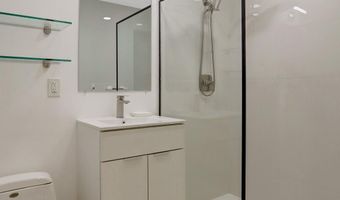 2113 N LINCOLN St, Arlington, VA 22207