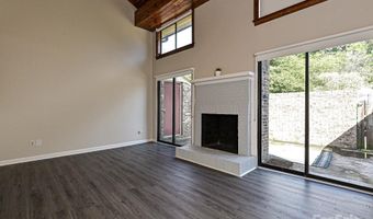 7916 Charter Oak Ln, Charlotte, NC 28226