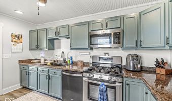 76 S 11th Ave, Beech Grove, IN 46107
