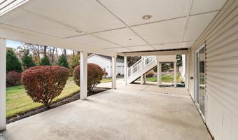 24 CLEARWATER Dr, Allentown, NJ 08501