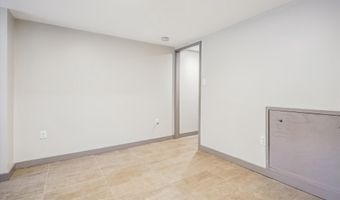 132 N GLADDEN St N, Alexandria, VA 22304