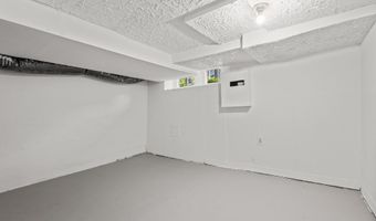 2913 E BALTIMORE St, Baltimore, MD 21224