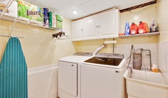 191 Lehn Springs Dr, Amherst, NY 14221