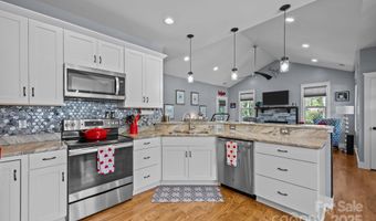 2 Wood Path Ln, Arden, NC 28704