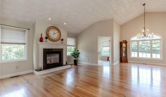 3 Sweet Corn Dr, Cranston, RI 02921