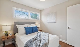 2924 S GRANT St, Arlington, VA 22202