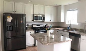 900 Heartland Park Ln, Antioch, IL 60002