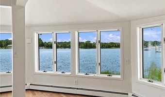 32 King Philip Ave, Barrington, RI 02806
