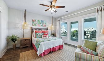 1009 Fiji Dr, Rockport, TX 78382