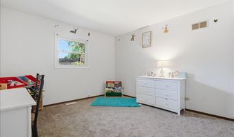 554 Longview Dr, Antioch, IL 60002