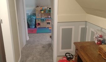 105 MORGAN St, Athens, WV 24712