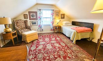 26 Knoll Crest Ln, Bennington, VT 05201