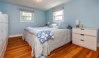 43 Deerfield Dr, Warwick, RI 02886