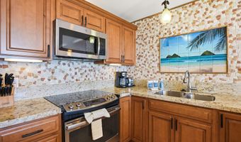 1310 ULUNIU Rd 202, Kihei, HI 96753