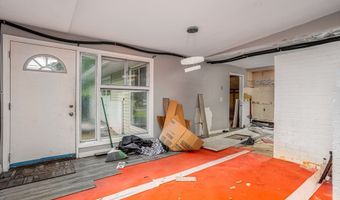 61 Barry Rd, Worcester, MA 01609