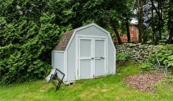 7 Broadview Ave, Bristol, RI 02809