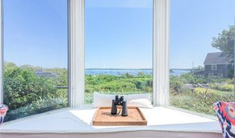 36 Newport St, Jamestown, RI 02835