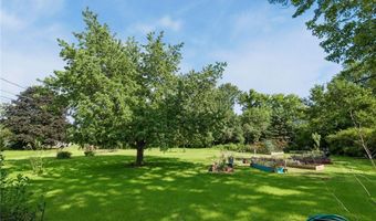 880 Whitney Dr, Apple Valley, MN 55124