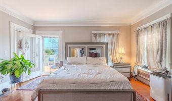 1291 Narragansett Blvd 4, Cranston, RI 02905