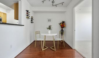 880 N POLLARD St N 923, Arlington, VA 22203