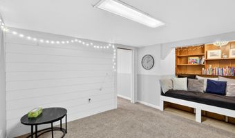 1032 Kingsbury St, Belle Fourche, SD 57717