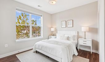 989 S BUCHANAN St #225, Arlington, VA 22204