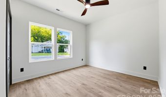 1033 Martin Luther King Jr Dr, Albemarle, NC 28001