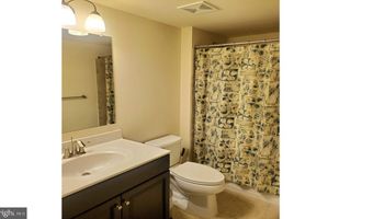 20950 ASHBURN HEIGHTS Dr, Ashburn, VA 20148