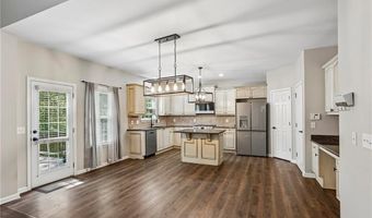148 Gemstone Ln, Acworth, GA 30101