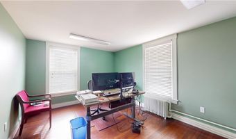 460 E Main Rd, Middletown, RI 02840