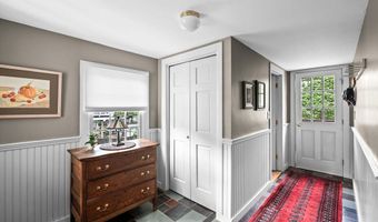 18 East St, Beverly, MA 01915